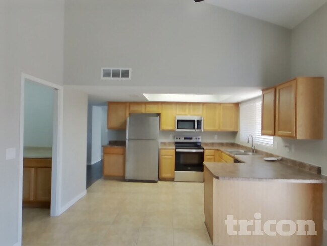 Foto del edificio - 4901 W Dahlia Dr