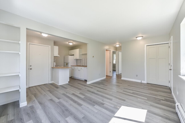 Building Photo - 9275 Brookside Dr