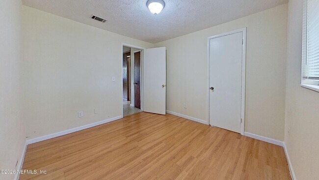Foto del edificio - 8311 Santman Ct