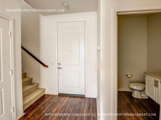 Foto del edificio - 728 Huron Pl