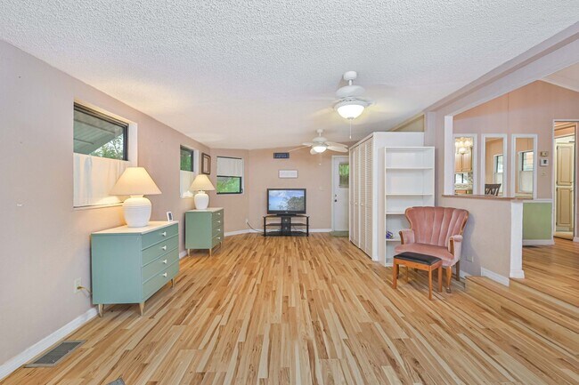 Building Photo - 10835 Vireo Cir