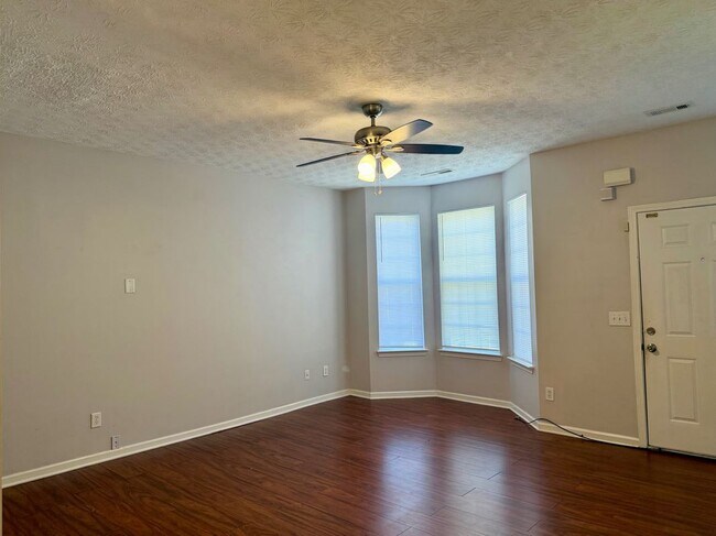 Foto del edificio - 1704 Camden Forrest Tr