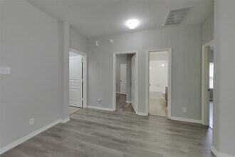 Building Photo - 6103 Coleus St