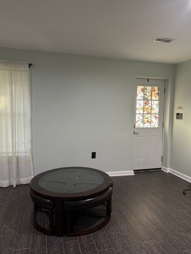 Foto del edificio - 107 Emory Woods Ct