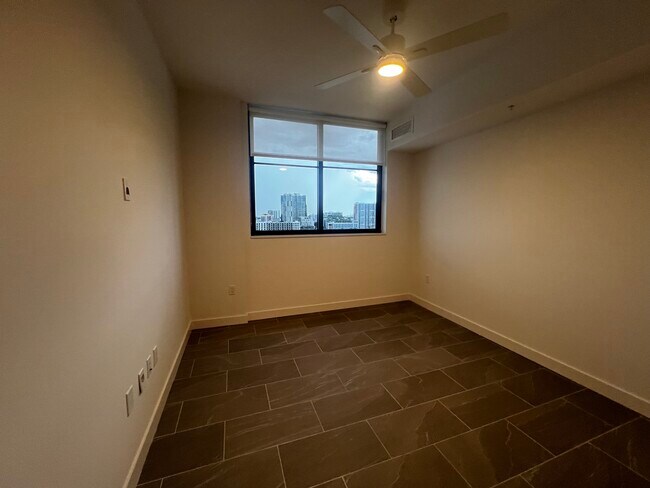 Foto del edificio - 133 NE 24th St