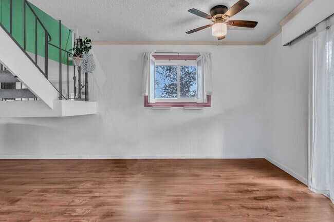 Foto del edificio - 6687 Greenback Ln