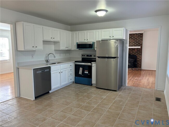 Foto del edificio - 18086 Old Ridge Rd