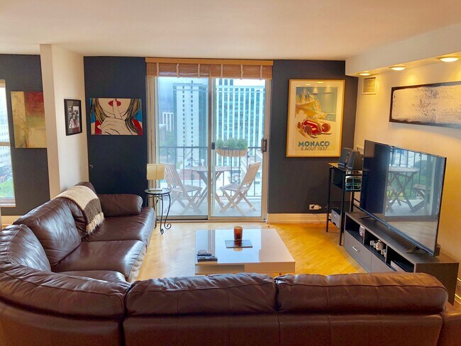 Foto del edificio - 1212 N La Salle Dr