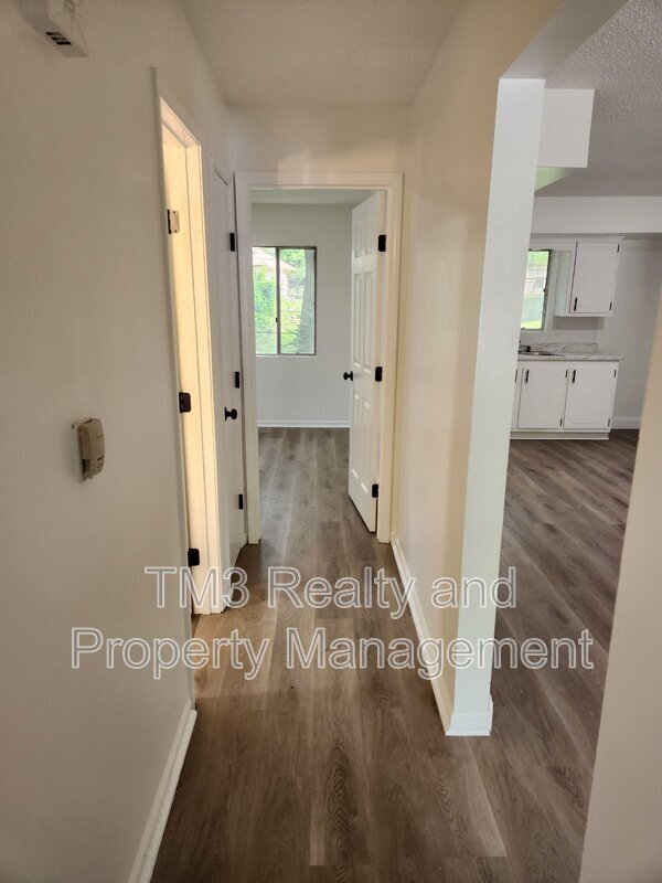 Building Photo - 1705 N 76th Ter