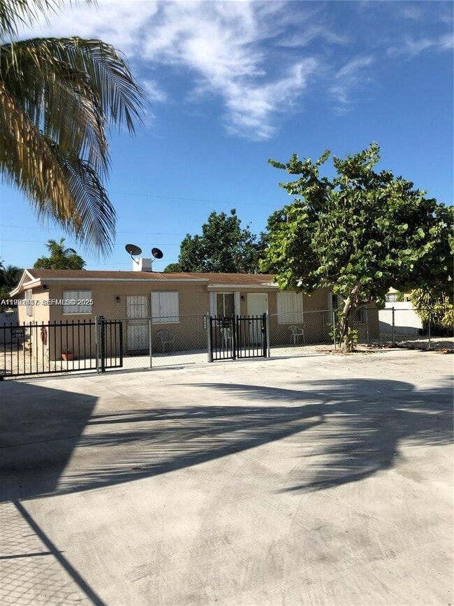 Foto del edificio - 1064 NW 103rd St