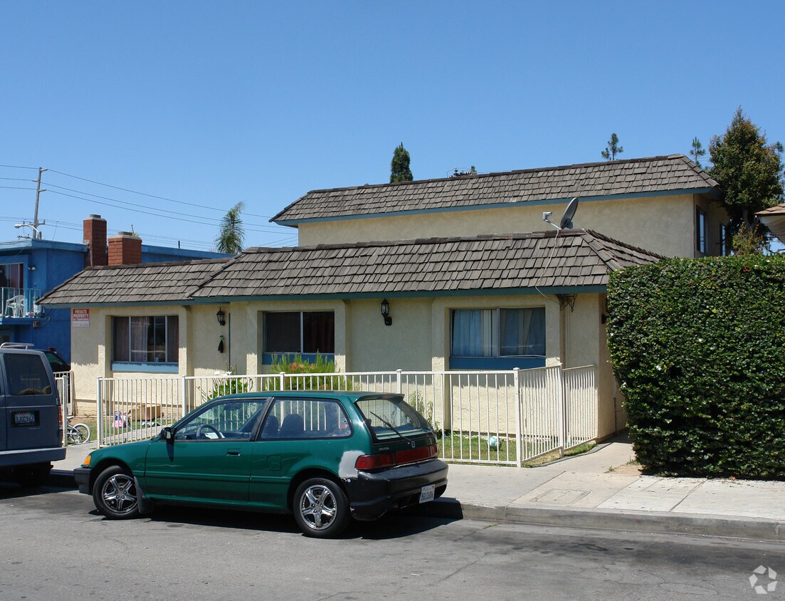 Foto del edificio - 17471 Dairyview Cir