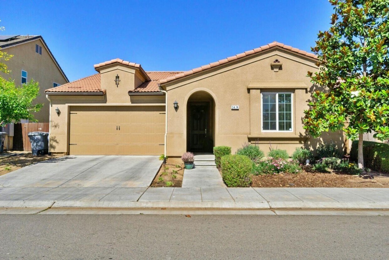 4 br, 2 bath House 3474 Del Dios Ave House for Rent in Clovis, CA