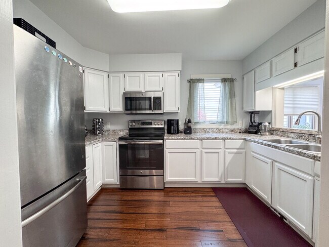 Foto del edificio - 310 Wimbledon Ct