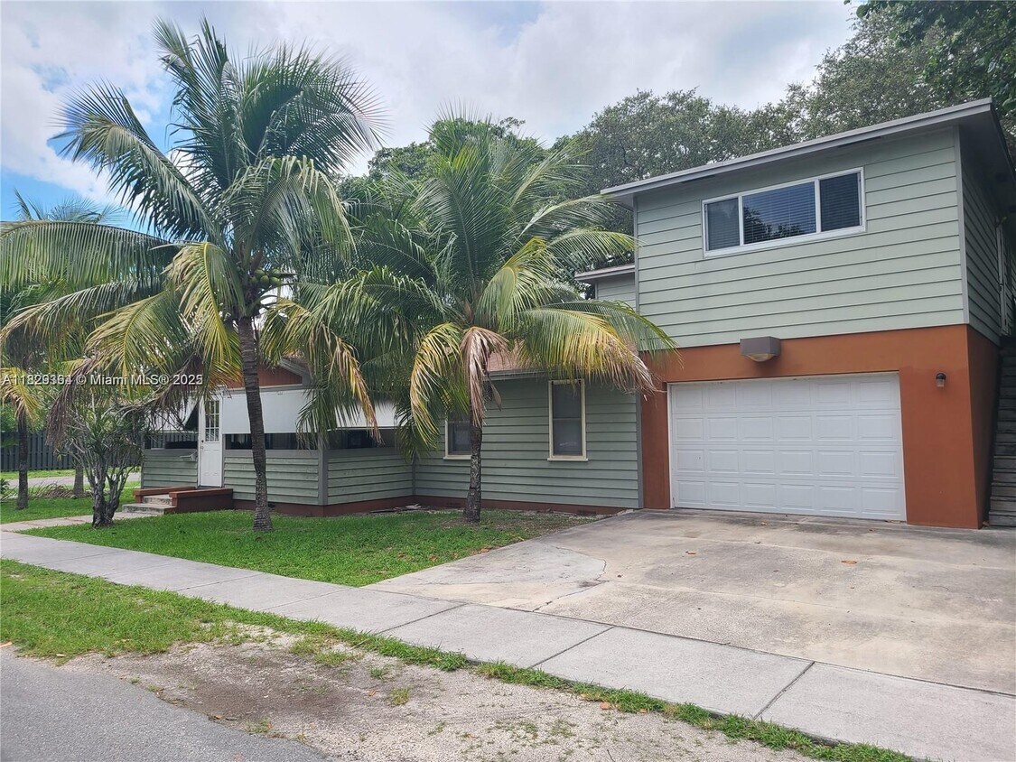 Primary Photo - 258 SW 1st Ct