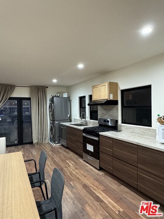 Foto del edificio - 731 Laurel Ave