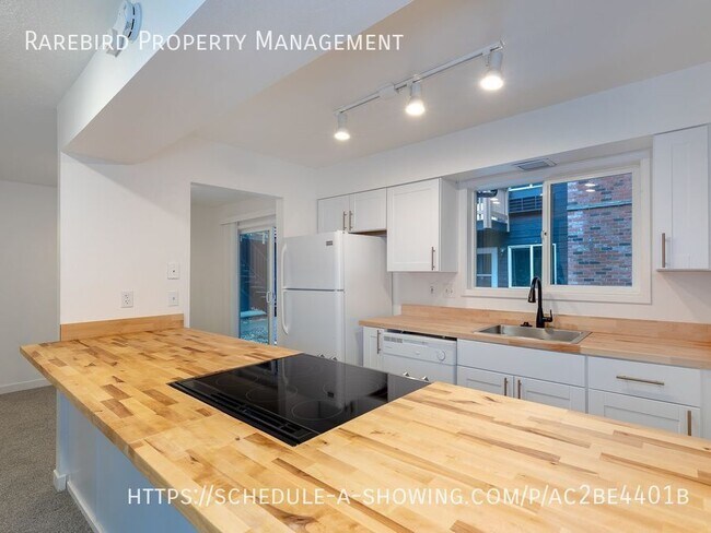 Foto del edificio - 3 bedroom, 2 bath now available in SW Port...