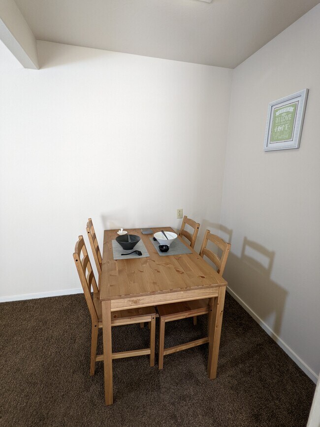 Dedicate dining area - 1452 El Camino Real