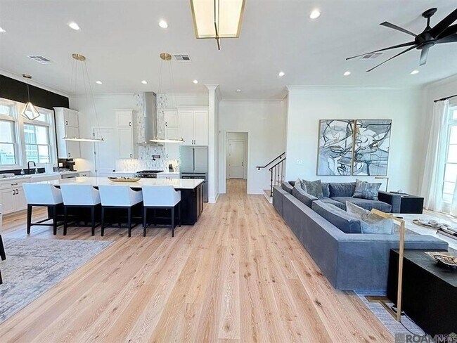 Foto del edificio - 3118 Pointe-Marie Dr