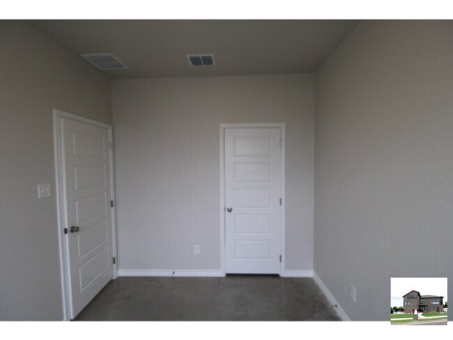 Foto del edificio - 640 Pacific Crest Trl