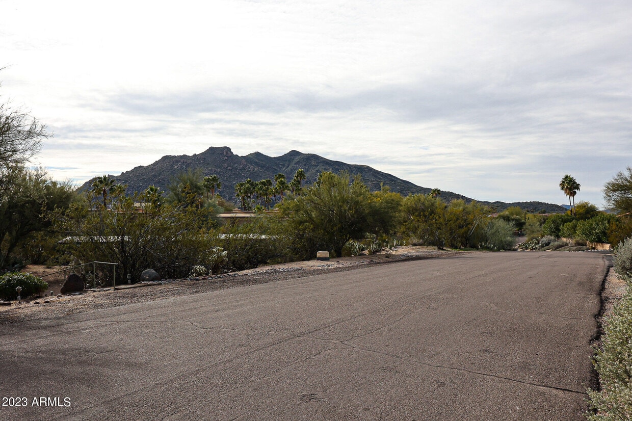 37626 N Tranquil Trail, Carefree, AZ 85377 Townhome Rentals in