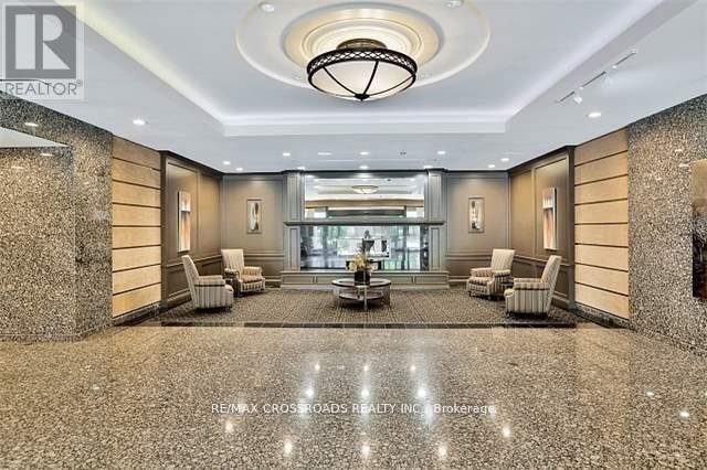 Photo du bâtiment - 100 Upper Madison Ave