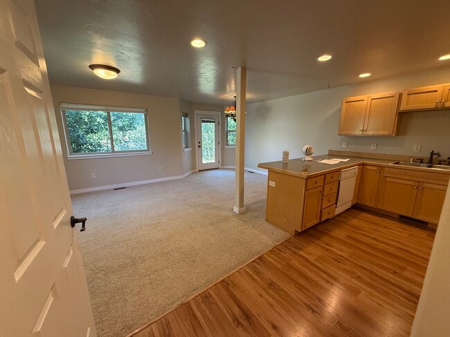 Building Photo - 163 Gena Cir