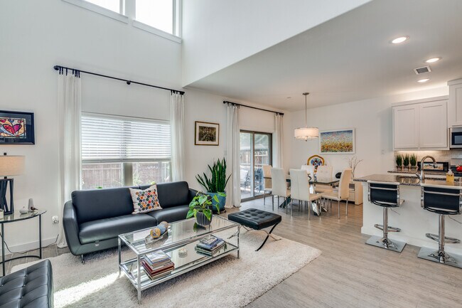 Foto del edificio - 2724 Splendor Ln