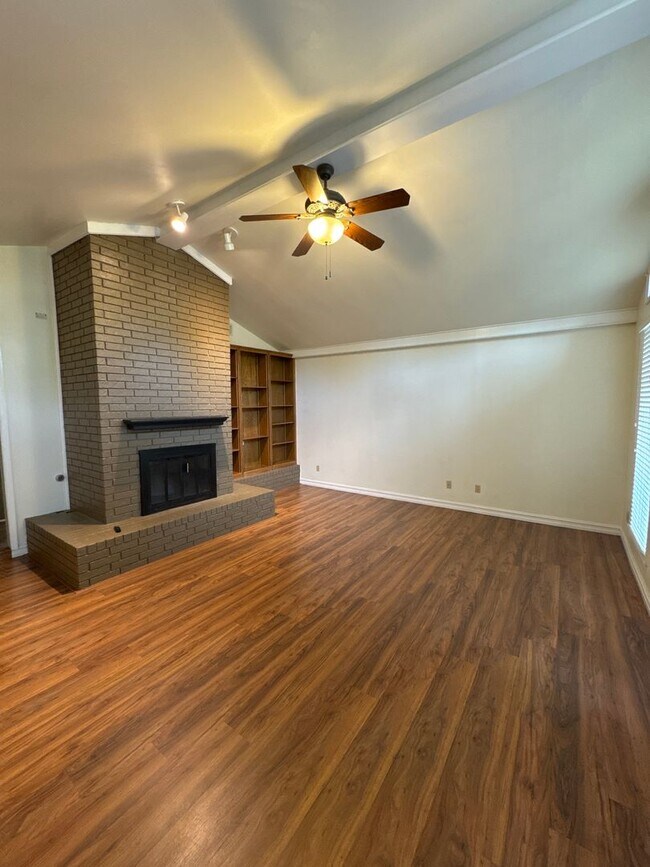 Foto del edificio - 9515 Kingswalk St