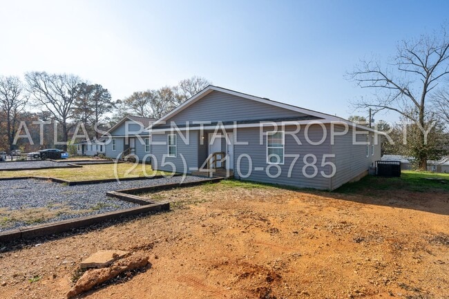 Building Photo - Beautiful 3 Bedroom, 2 Bath Duplex in Childersburg