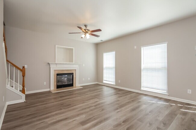 Building Photo - 512 Pawley Dr
