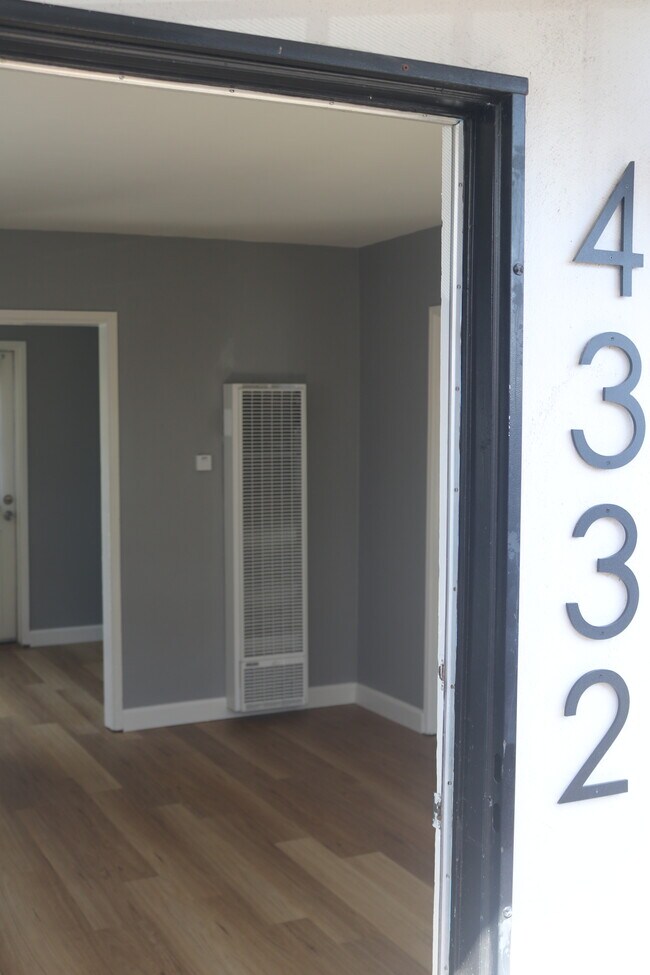 Foto del edificio - 4336 Wilson Ave