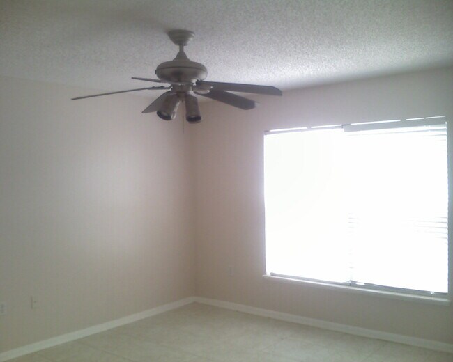 Foto del edificio - 1745 W Marshall Lake Dr