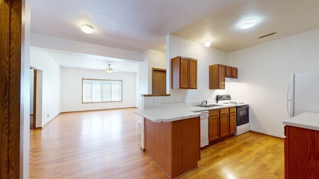 Foto del edificio - 4525 Steinbeck St