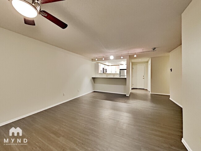 Foto del edificio - 13717 Linden Ave N