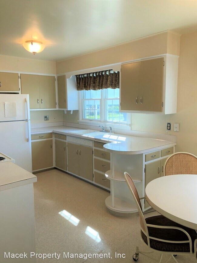 Building Photo - 3 br, 2 bath House - 3652 4th Avenue South