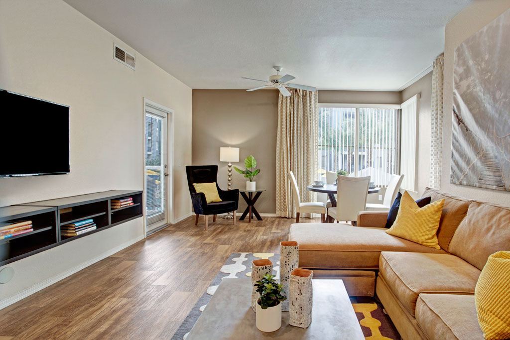 Primary Photo - Rio Paradiso