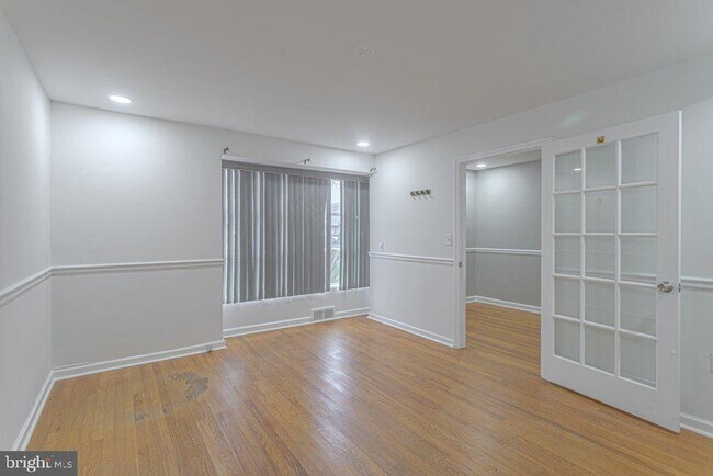 Foto del edificio - 606 N White Horse Pike