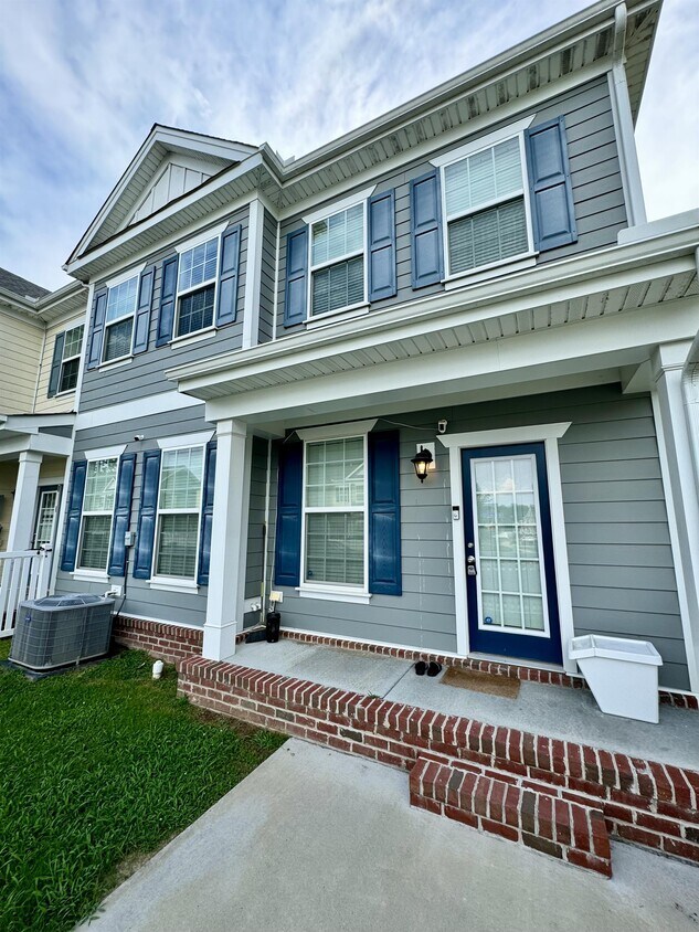 Primary Photo - 2123 Steiner St