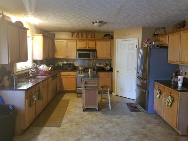 Building Photo - 3490 Revere Cir