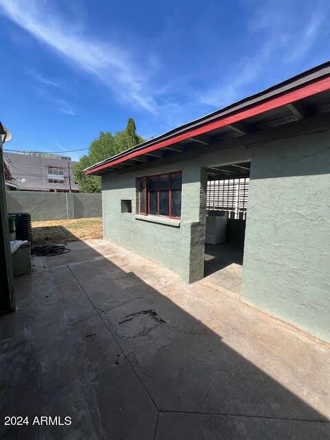 Building Photo - 1321 S College Ave