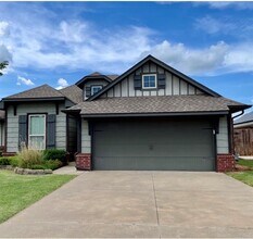Building Photo - 8109 NW 160th Terrace