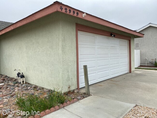 Building Photo - 3 br, 2 bath House - 42999 Berkley Av