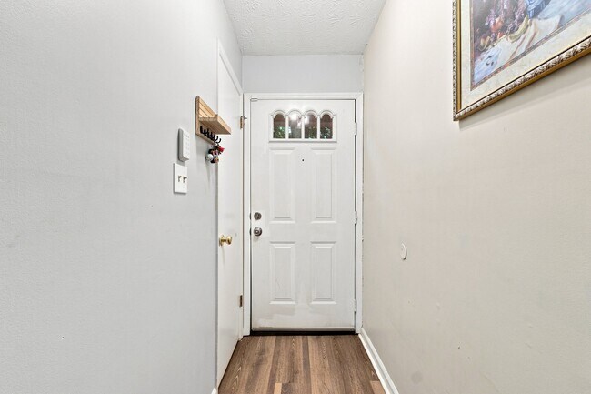 Foto del edificio - 6425 Pinebark Way