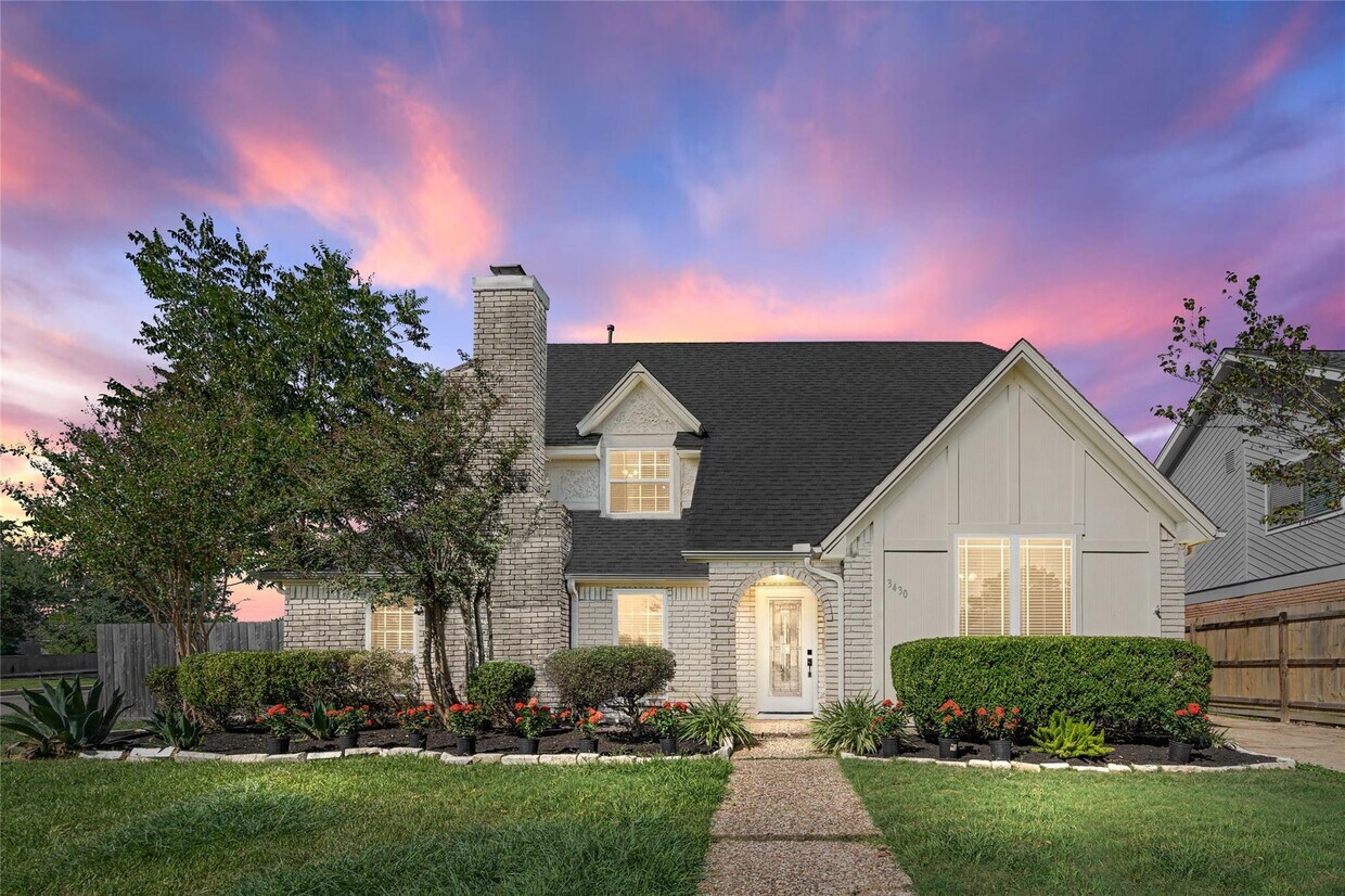 Primary Photo - 3430 Ashfield Dr