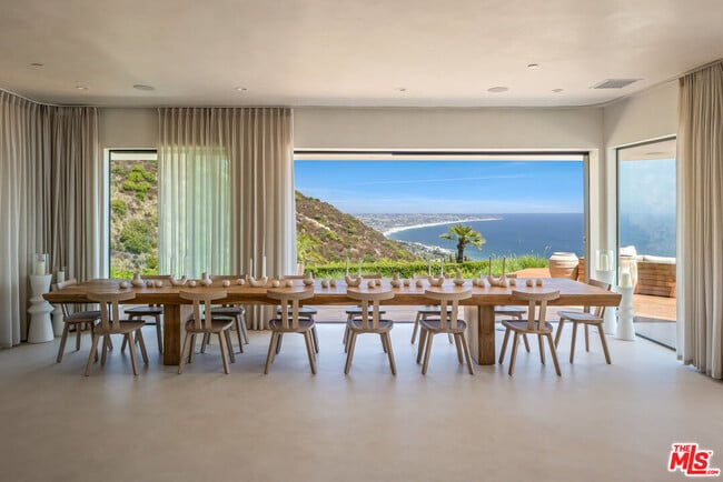 Building Photo - 4310 Encinal Canyon Rd