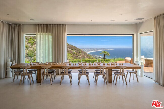 Foto del edificio - 4310 Encinal Canyon Rd