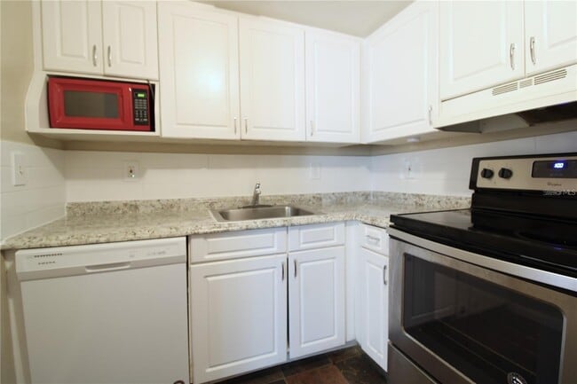 Foto del edificio - 746 McDougall Ct