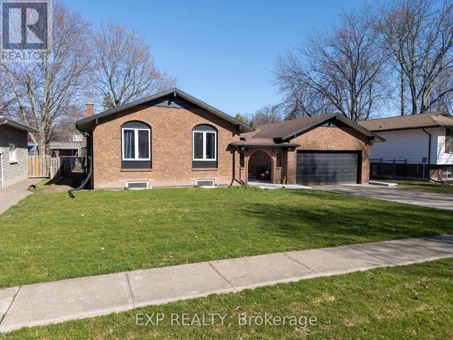 Building Photo - 2580 Noella Crescent