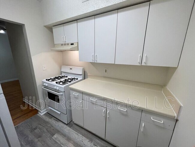 Foto del edificio - 496 Holderness St SW