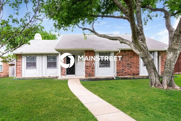 Foto principal - 3 Bedroom Pet-Friendly Home in PLANO, TX w...